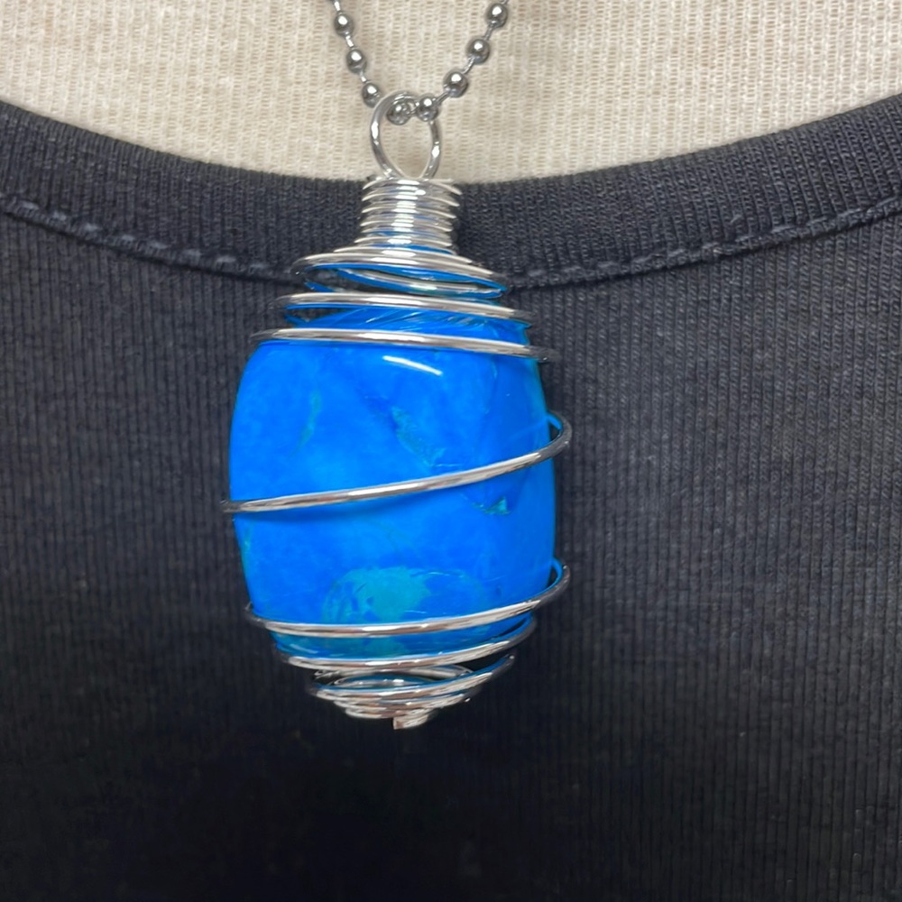 Tumbled Blue Howlite Cage Charm Necklace (3)